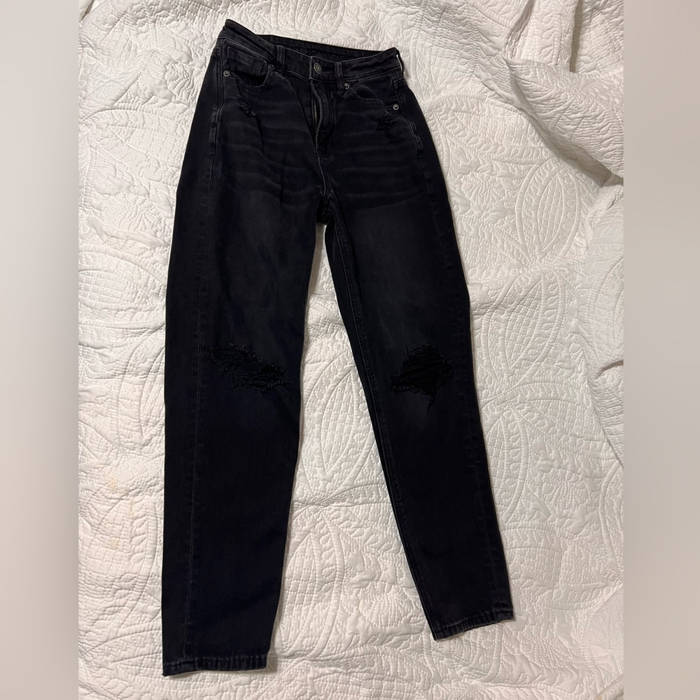 Women’s American Eagle Mom Straight Jeans size 00